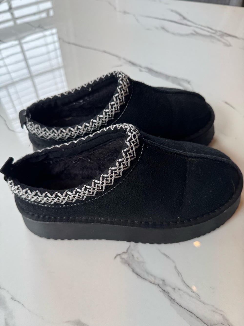 Black Cozy Slip-On Moccasin Slippers with Contrast Trim